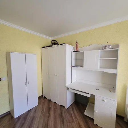 Apartament Сдаётся Посуточно Трёхкомнатная Квартира В Прекрасном Комплексе Перла *