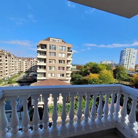 Apartament Сдаётся Посуточно Трёхкомнатная Квартира В Прекрасном Комплексе Перла *